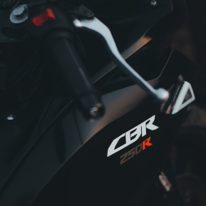 CBR 250R 2023